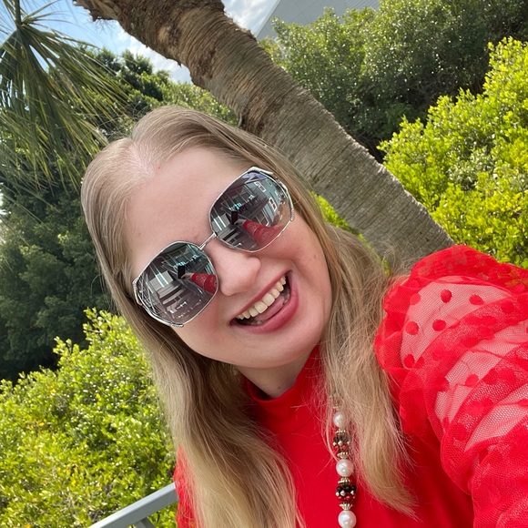 Meet your Posher, Rochelle - Picture 4 of 5